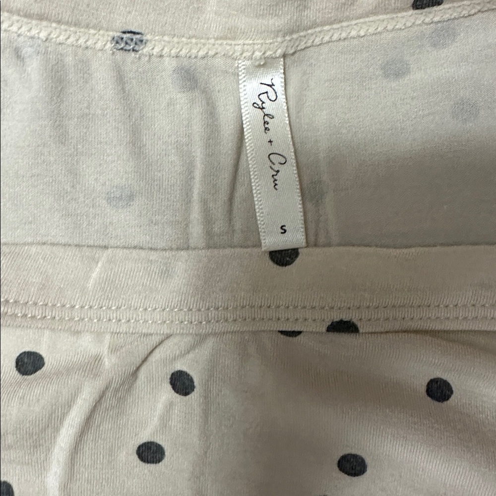 Rylee + Cru Women’s Lounge Set in Dots - Picture 9 of 9